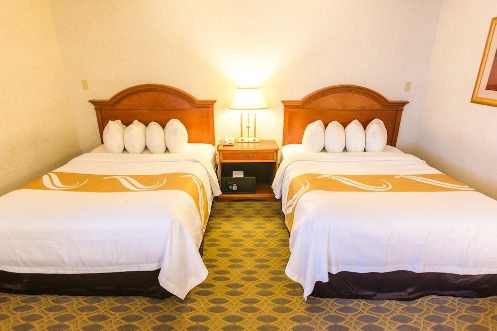 Quality Inn & Suites University Ларамі Екстер'єр фото
